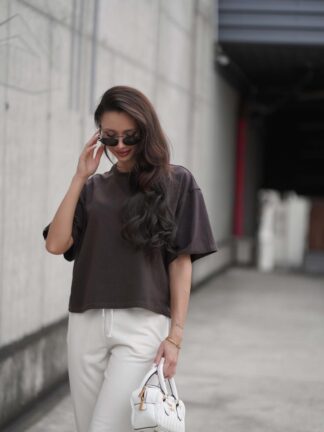 T-SHIRT BASIC LENOSHKA FASON PUDEŁKO CZEKOLADA