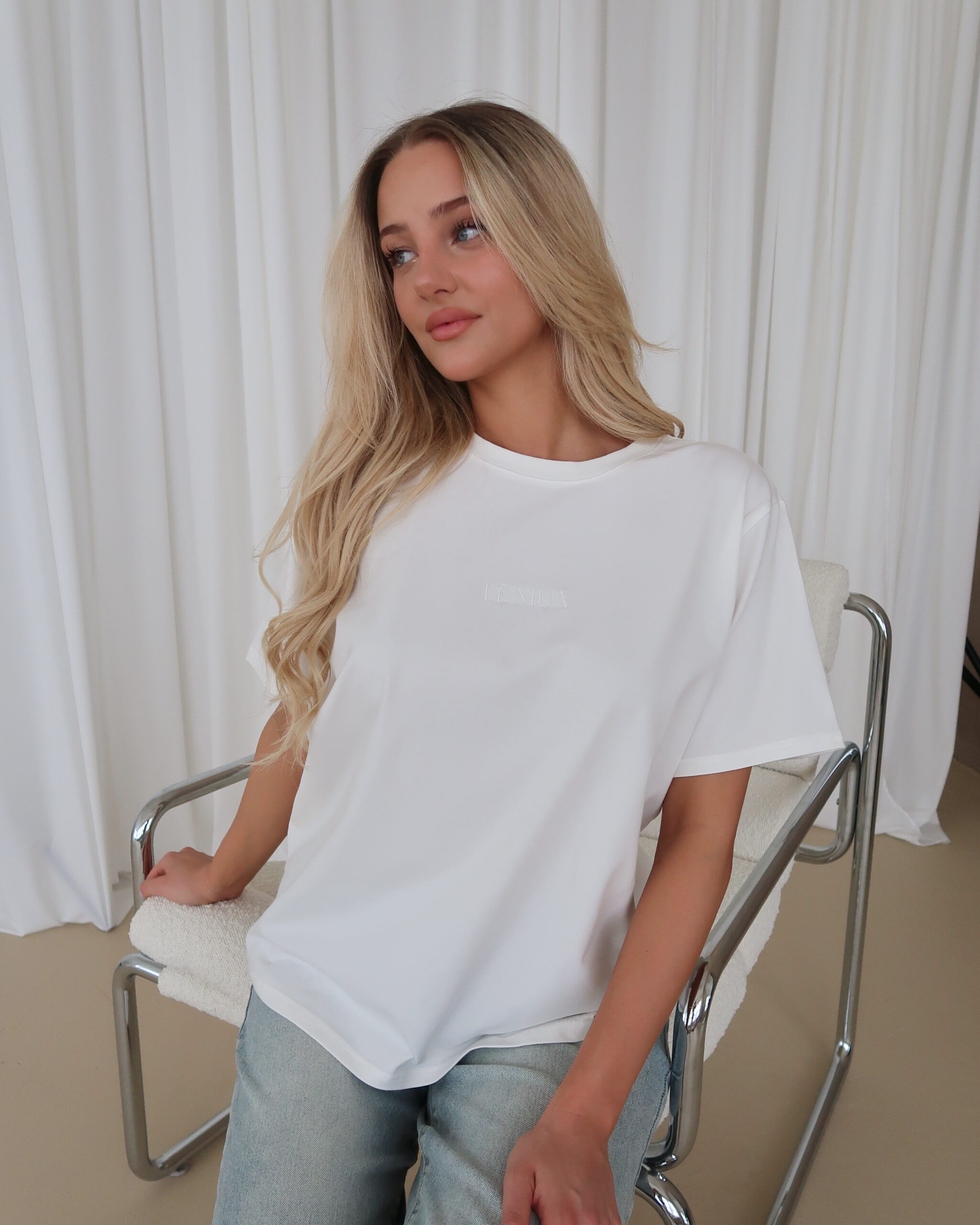 Damski T-shirt z haftem - ecru