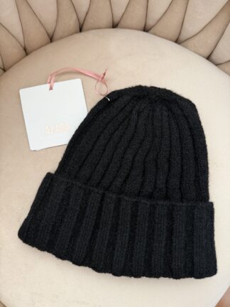 Czapka z wełną AZARA czarna