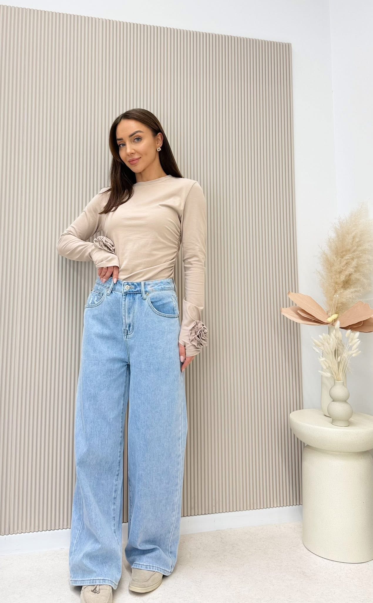 Bluzka z różą beżowa