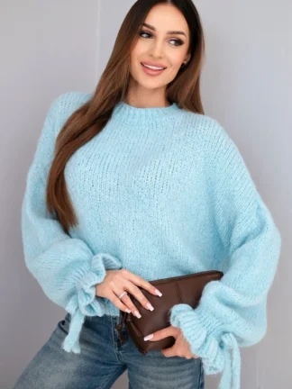 Sweter z wiązaniem na rękawach błękit