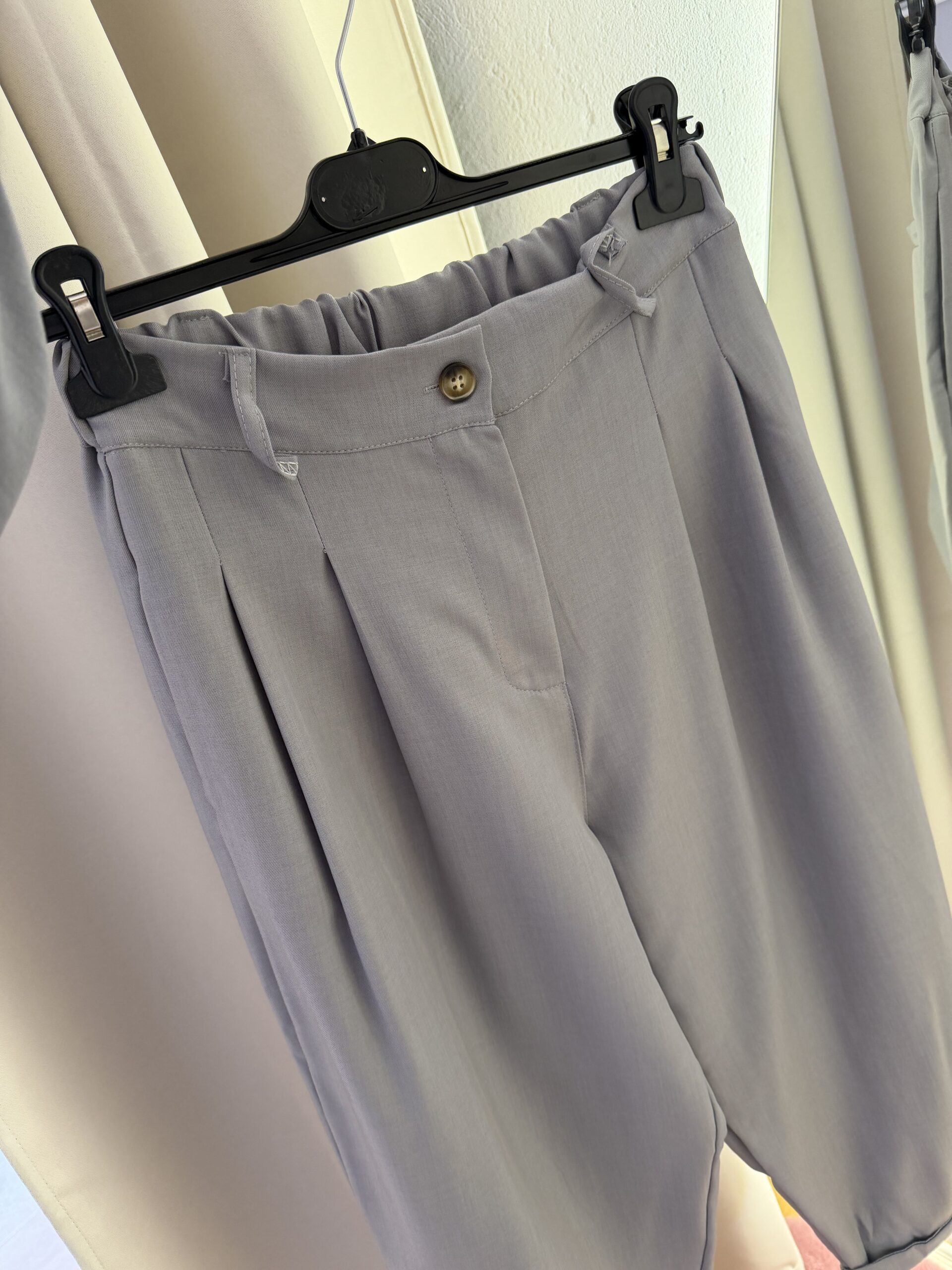 Eleganckie spodnie casual z gumką CINDY szare