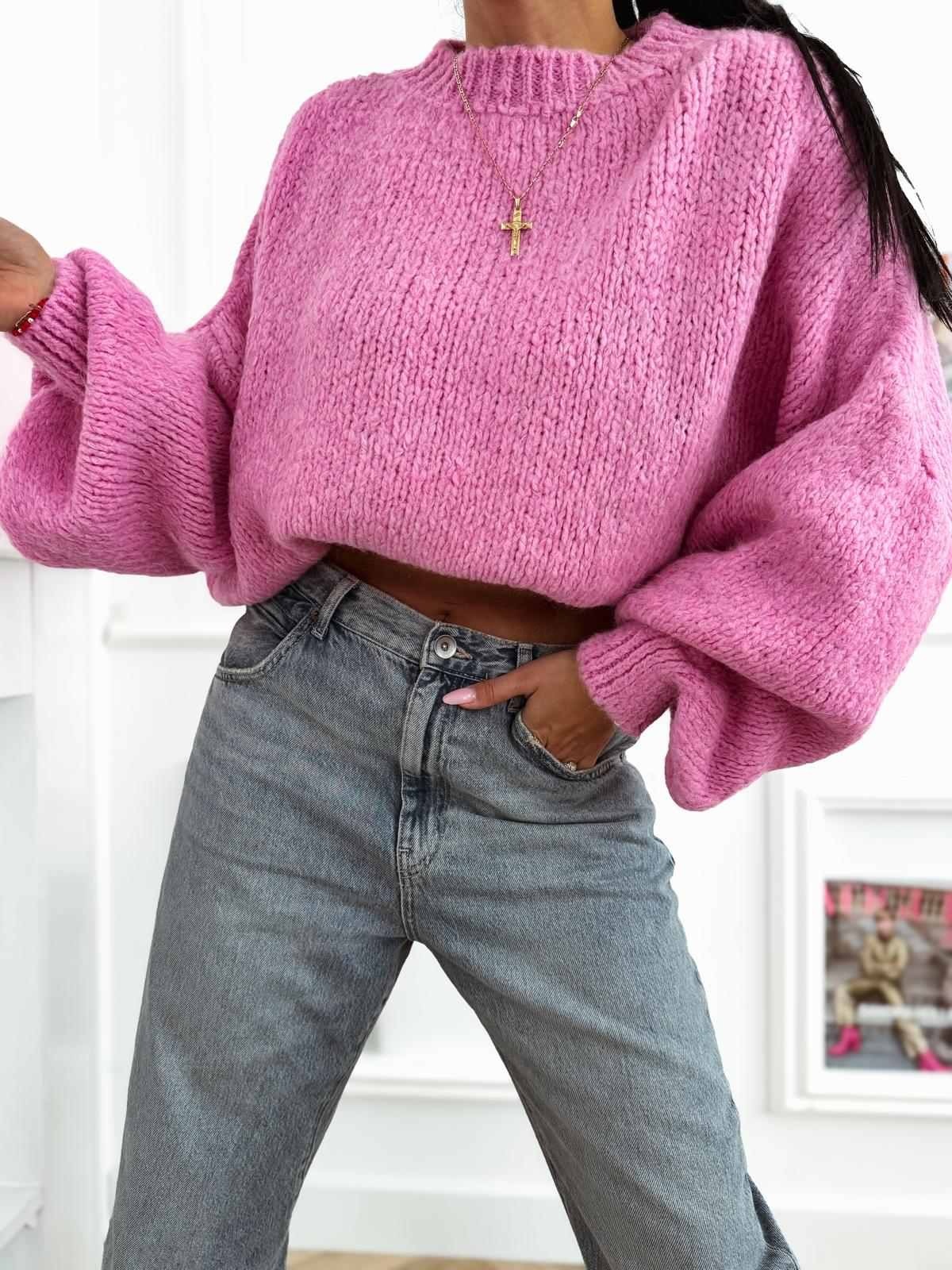 Sweter z kid moherem i bufiastymi rękawami cukierkowy róż