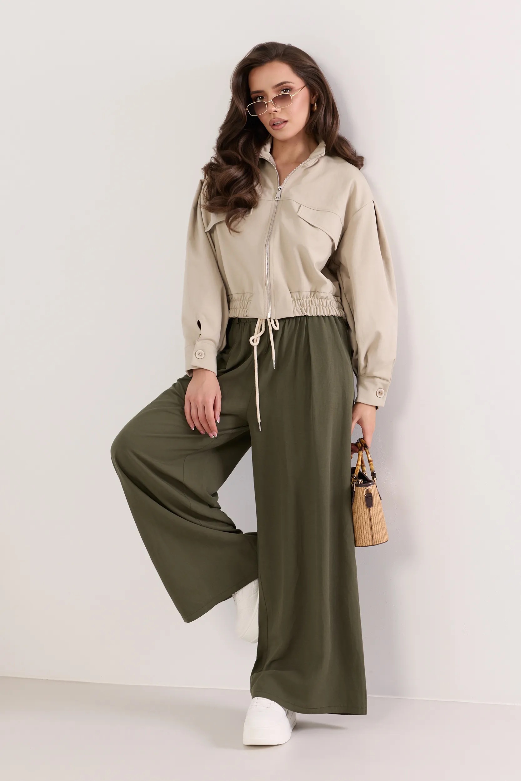 Szerokie spodnie palazzo z ozdobnym sznurkiem khaki