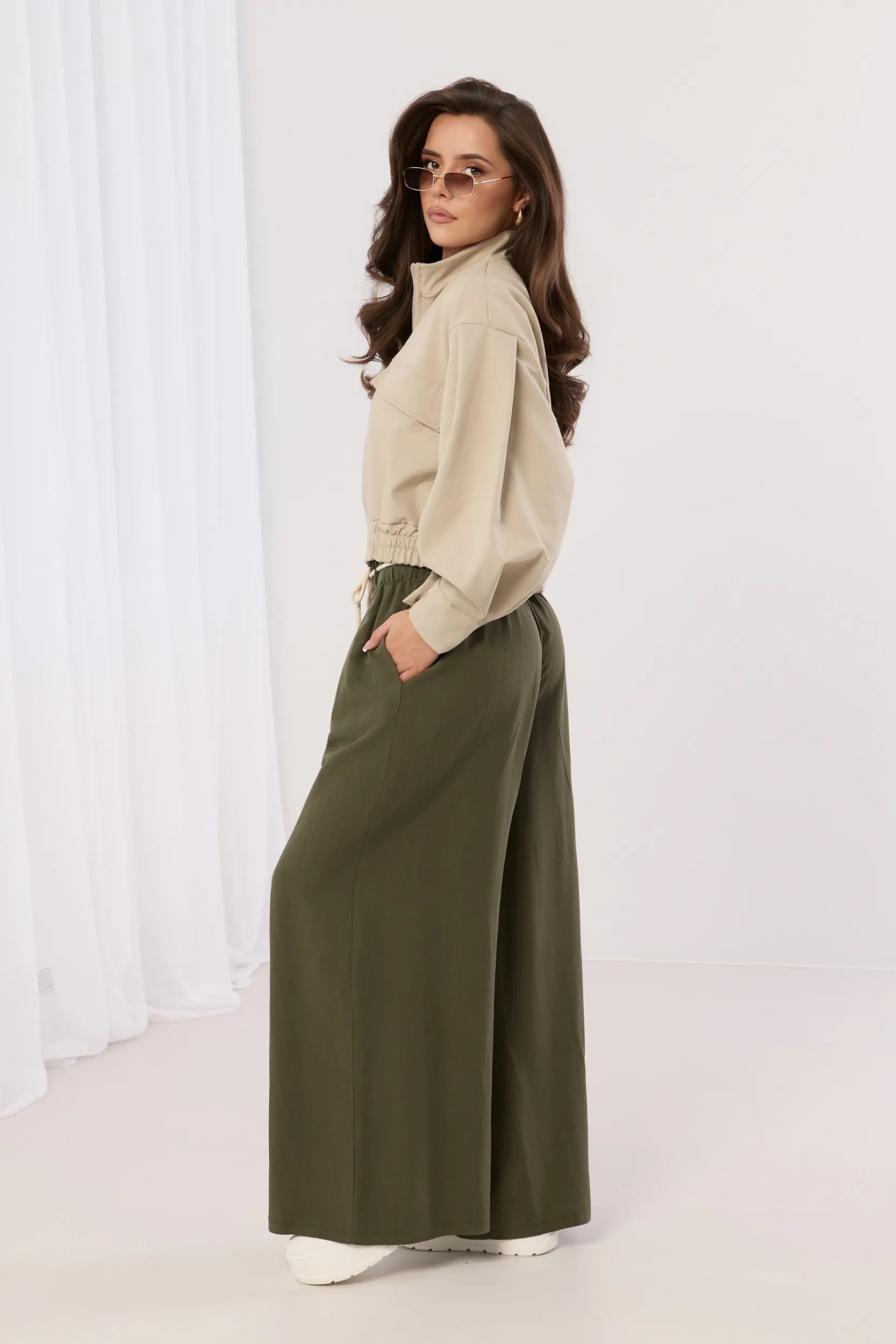 Szerokie spodnie palazzo z ozdobnym sznurkiem khaki