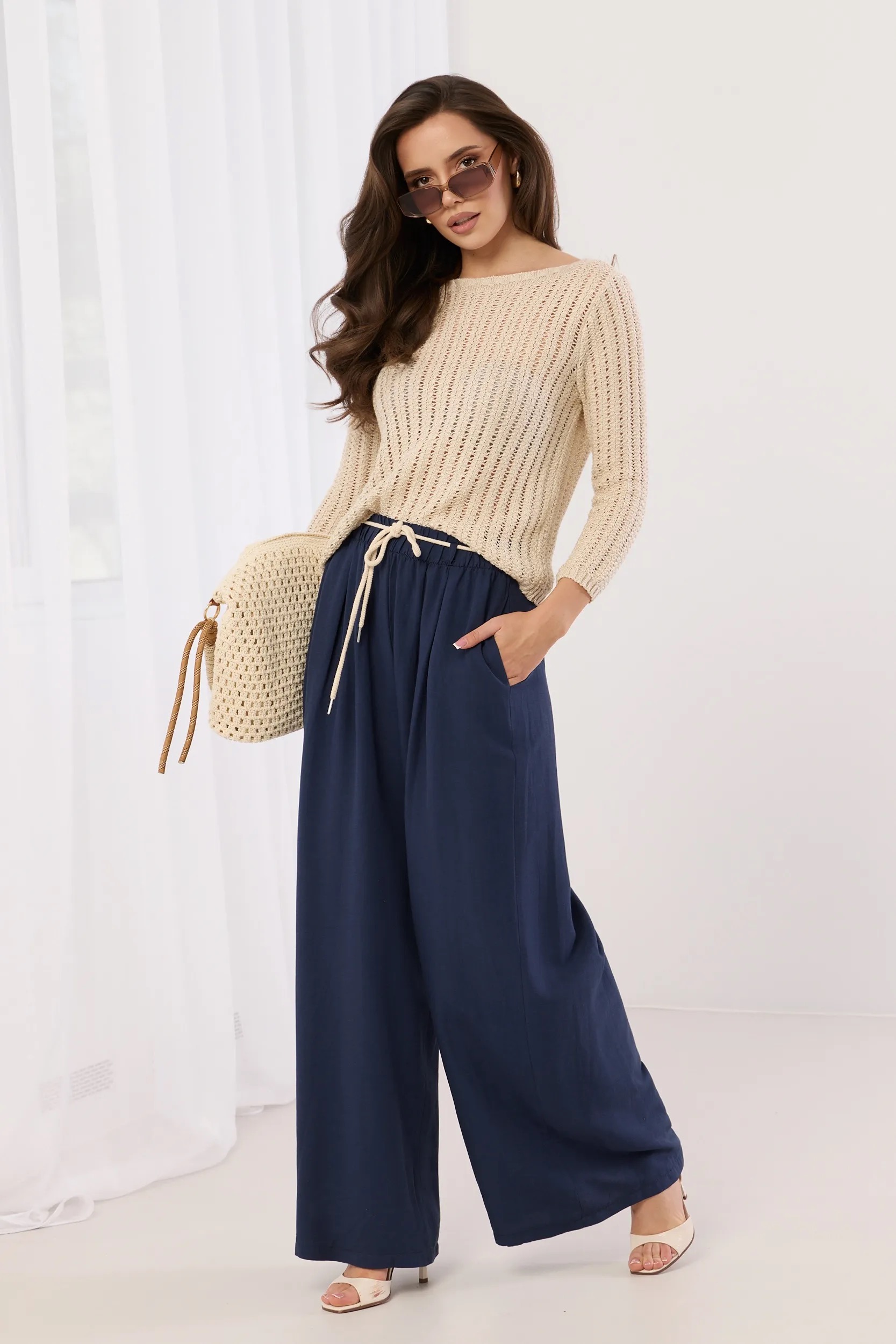 Szerokie spodnie palazzo z ozdobnym sznurkiem granatowe