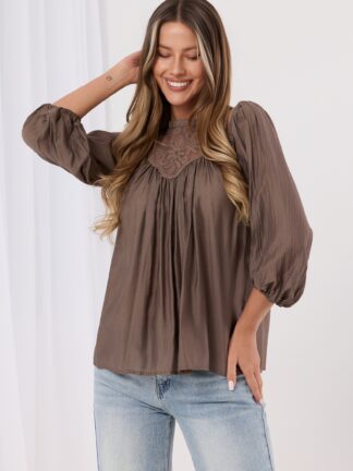 Bluzka w stylu boho z ażurowymi wstawkami brązowa